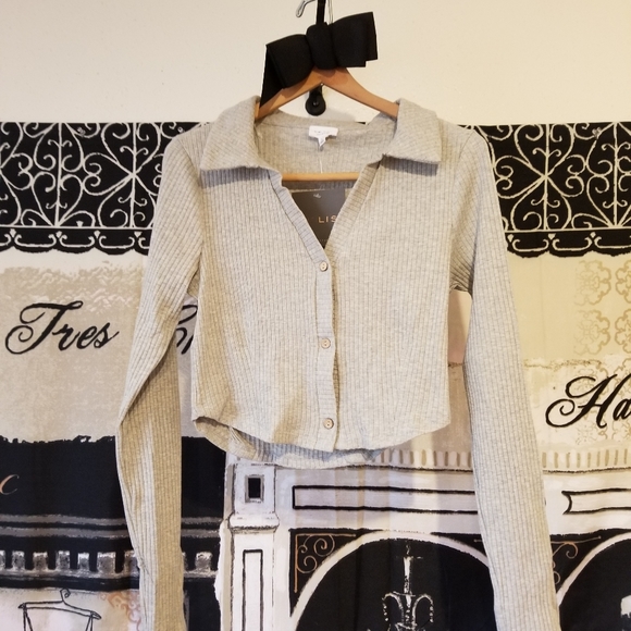 Heathered Gray Button-Up Cropped Ribbed Top - Picture 6 of 8